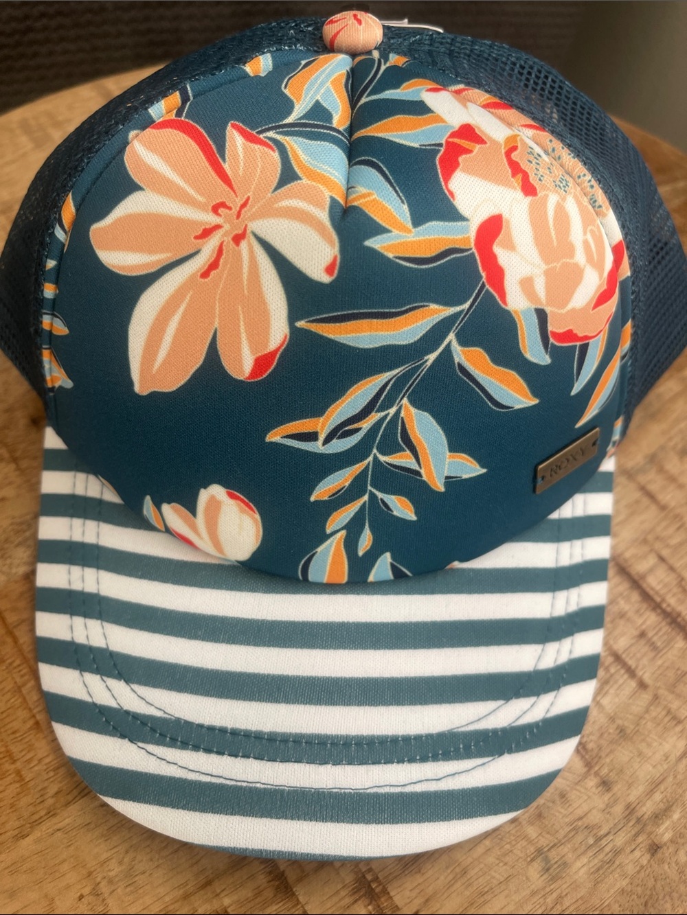NWT Roxy 🌺Floral Teal Striped ‘Water Come Down’ Trucker Hat